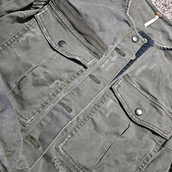 Free people revolve military green jacket button small black distressed crop - Picture 9 of 10